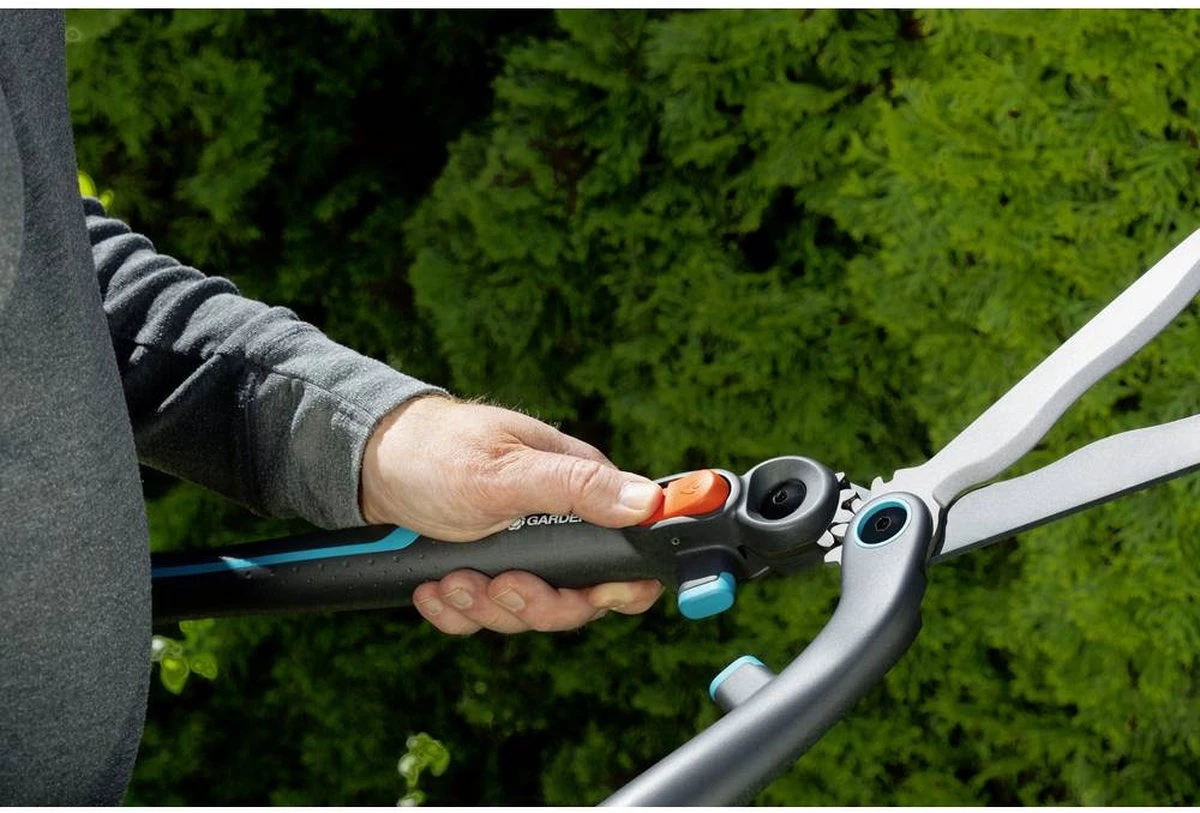 GARDENA - 2 In 1 EnergyCut Heggenschaar - 2.5x Meer Kracht - Totale Lengte 60 Cm - Afbeelding 3